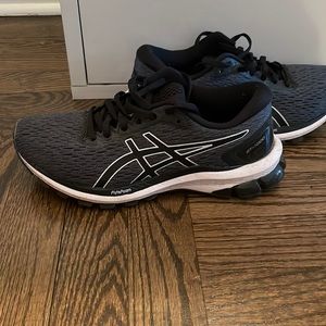 ASICS GT-1000